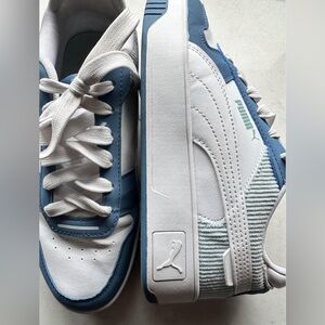 Girls Size 5 Puma Shoes